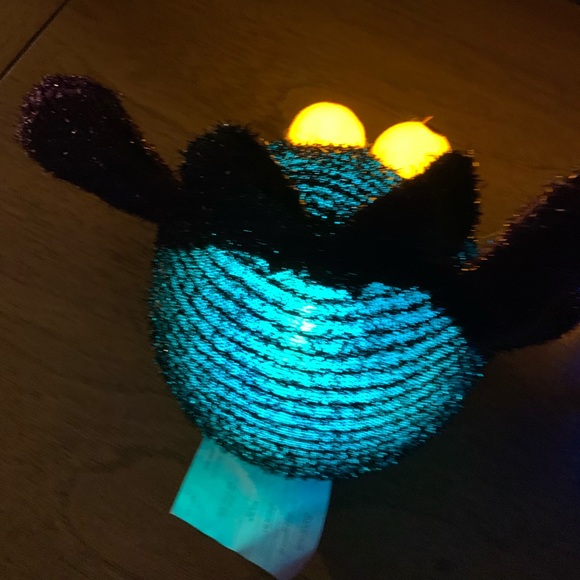 Halloween Light Up Pals, Bat, Like New Not InnOriginal Packaging,Includes 3- AAA - Picture 6 of 11